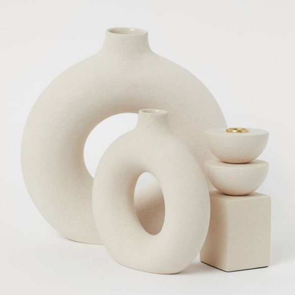 BLOGGER FAVORITE 🔥 H&M Ceramic Candlestick - Picture 2 of 3